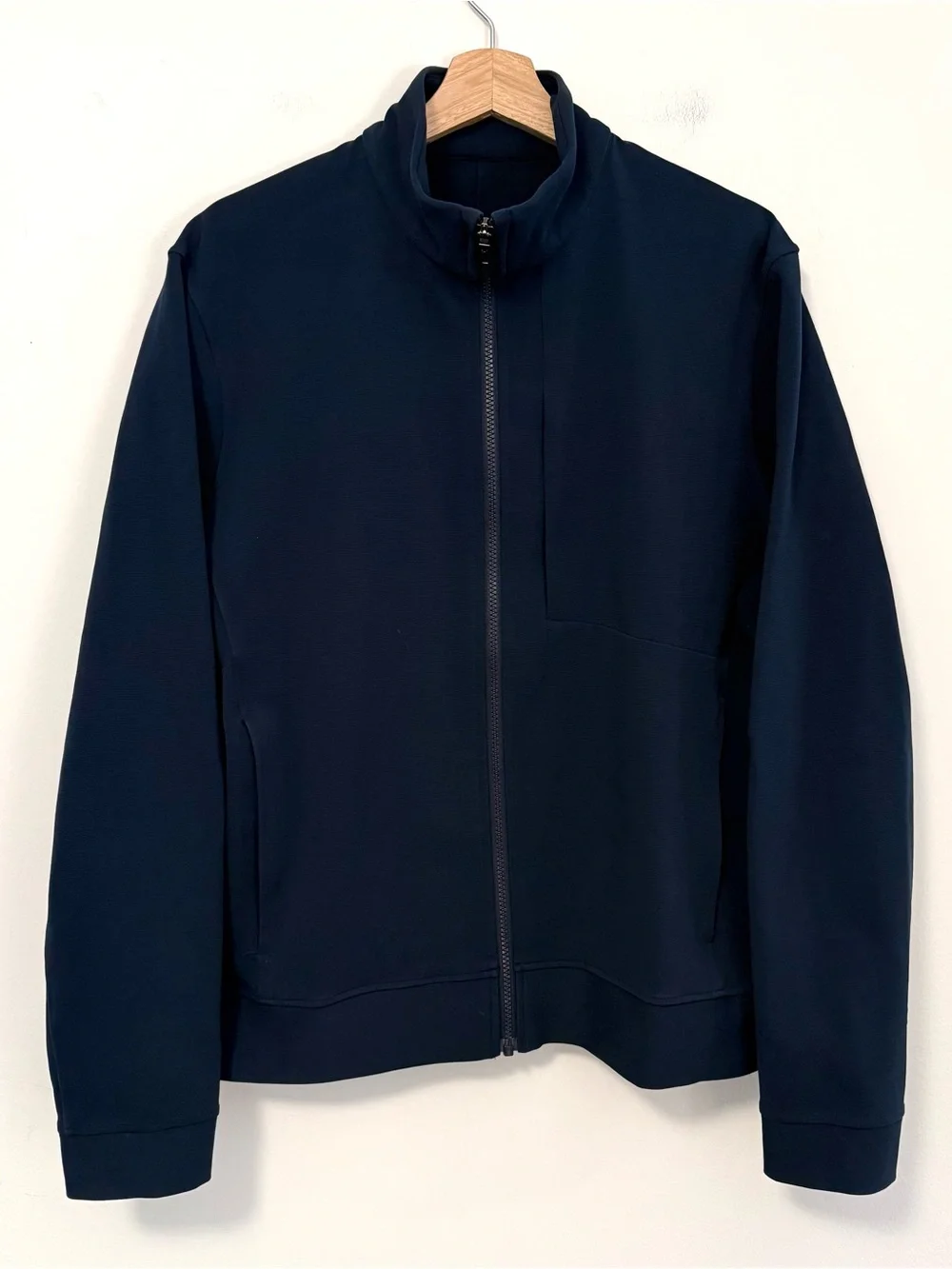 lululemon Men’s Sojourn Warpstreme Jacket $148 MSRP